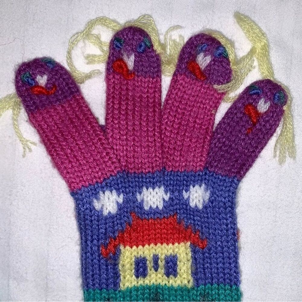 Vintage Unique Wearable Art Girls Knit Fun Gloves Mittens Stitched People
